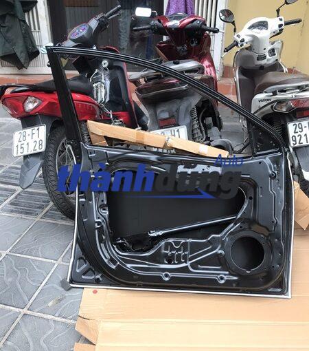 Left front door Kia Cerato 2009