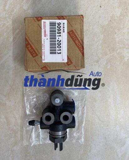 CHIA DẦU PHANH TOYOTA LAND CRUISER 1998-2006