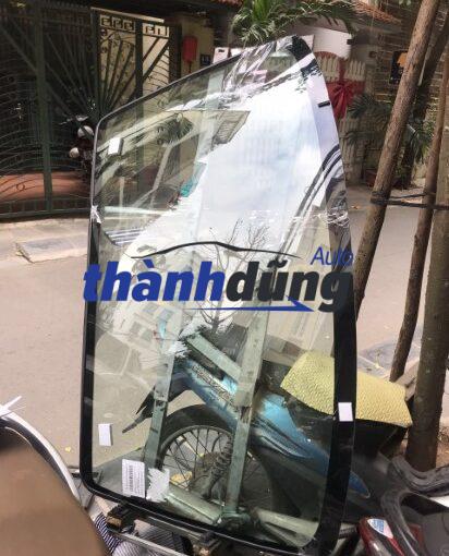 KÍNH CHẮN GIÓ TRƯỚC FORD ESCAPE 2009