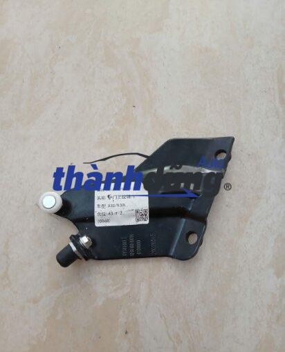 BẢN LỀ CÁNH CỬA TRÊN XE SRM X30 2017-2023 | 6206100-B01