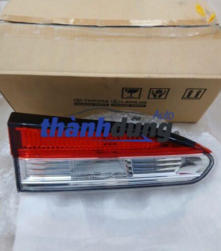 ĐÈN HẬU MIẾNG TRONG XE TOYOTA COROLLA CROSS | 815910A010